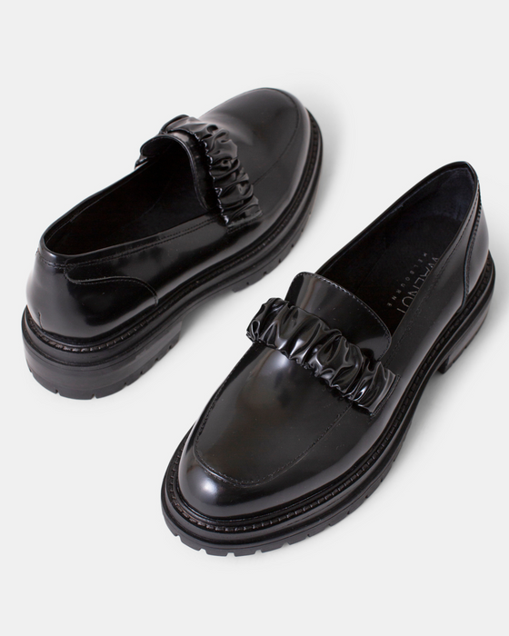 akademisk legeplads Konklusion Owen Leather Loafer - Black Shine — Walnut Melbourne